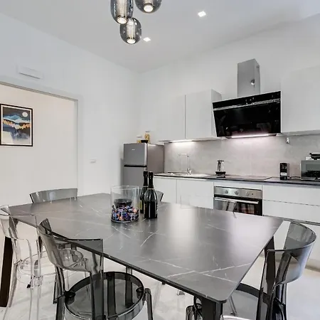 Bdc - Empire, Noble 3-bdr Rom