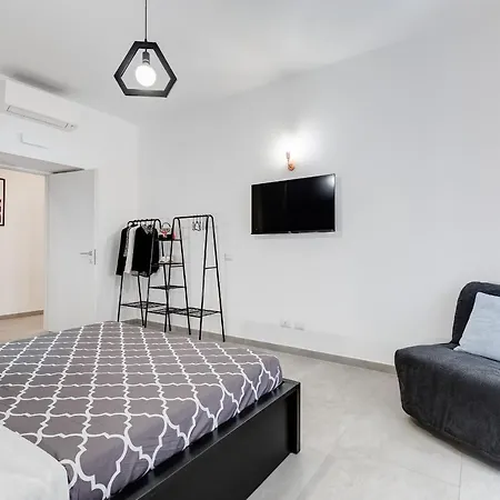 Bdc - Empire, Noble 3-bdr Apartment