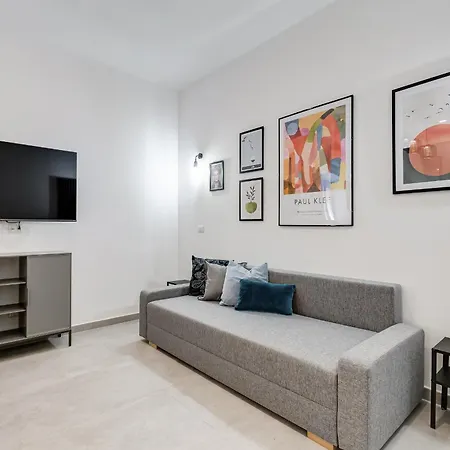 Bdc - Empire, Noble 3-bdr Apartment