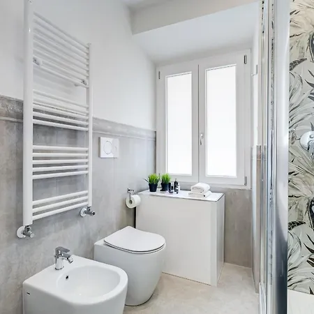 Bdc - Empire, Noble 3-bdr Apartamento