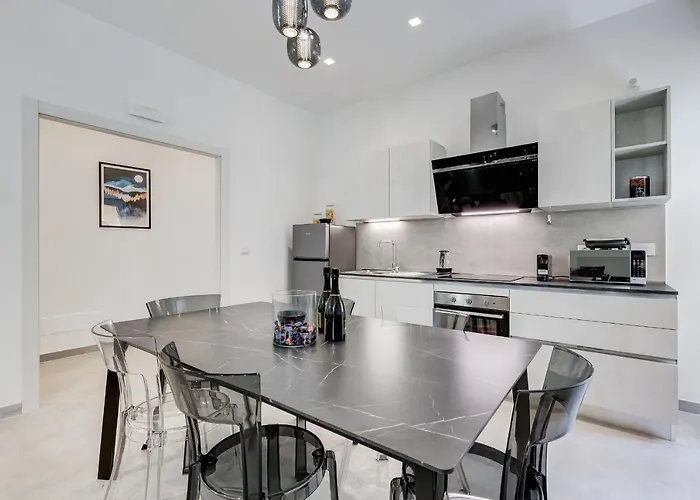 Bdc - Empire, Noble 3-bdr Roma