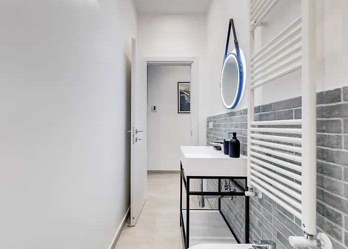 Bdc - Empire, Noble 3-bdr Appartamento *